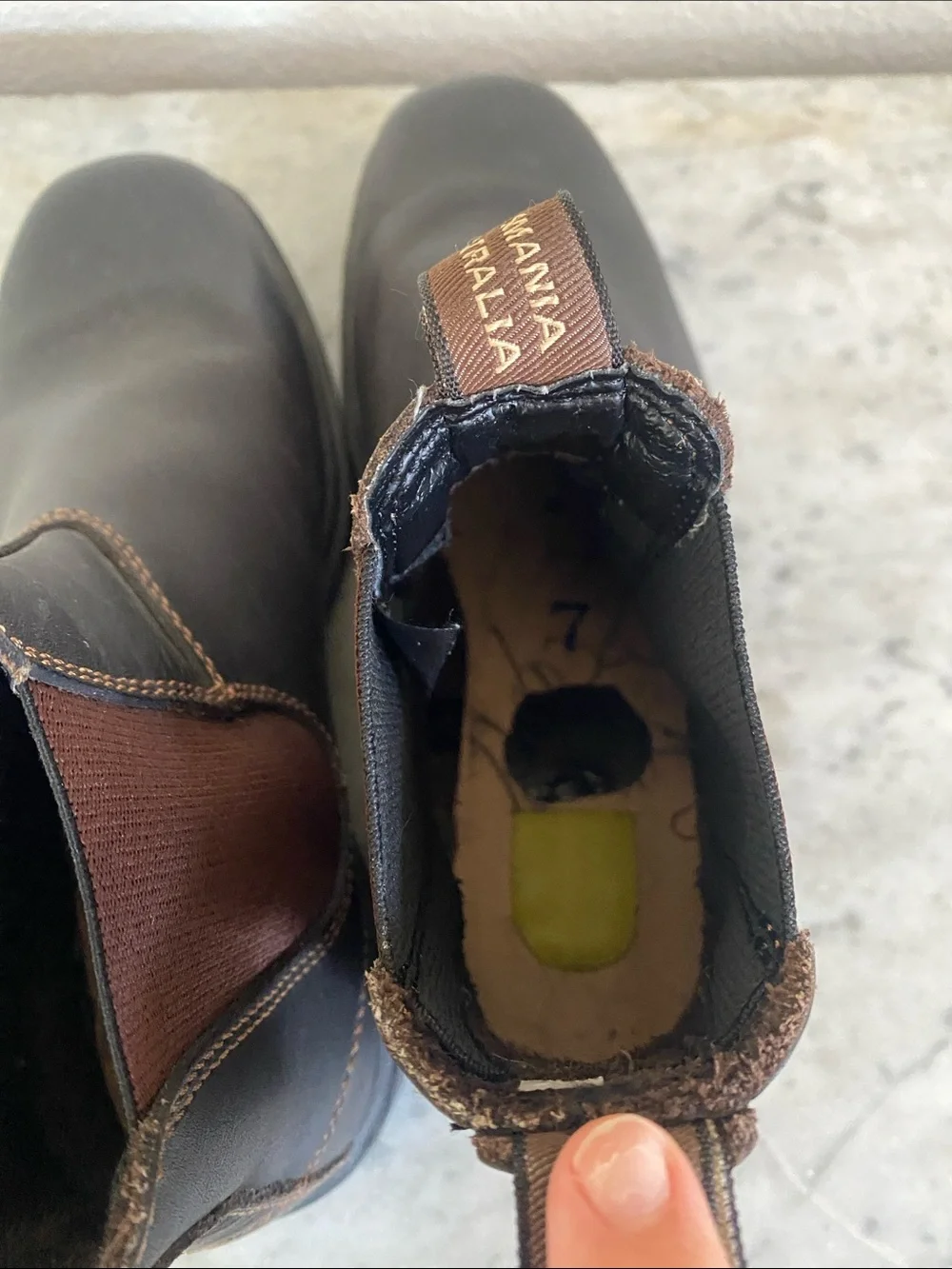 Men’s brown Blundstone boots-7